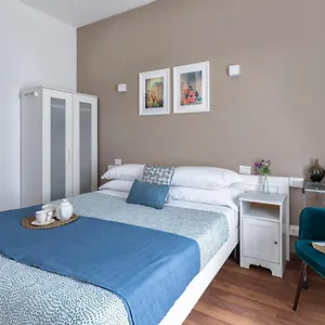Momo 3 Bed & Breakfast
