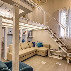 Domus Urbana Apartment