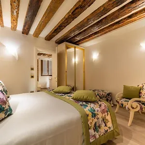 Nike Apartamento Veneza